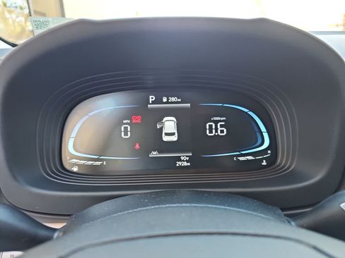 Used 2024 Hyundai Venue SEL FWD image 22