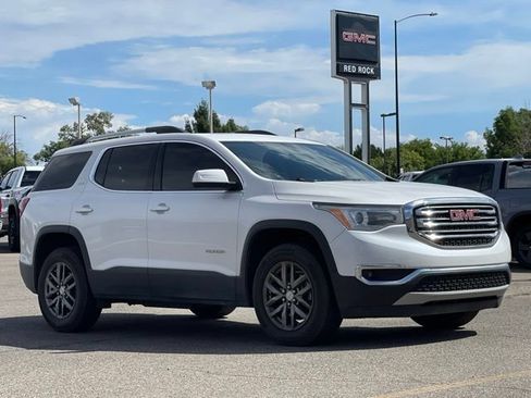 Used 2017 GMC Acadia SLT FWD image 2