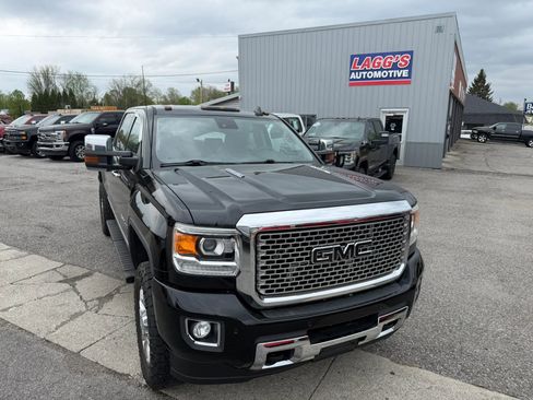 Used 2016 GMC Sierra 2500 Denali w/ Duramax Plus Package AWD/4WD image 9