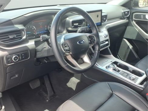 Used 2024 Ford Explorer XLT w/ Equipment Group 202A AWD/4WD image 7