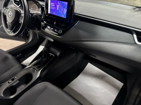 Used 2024 Toyota Corolla LE FWD image 40