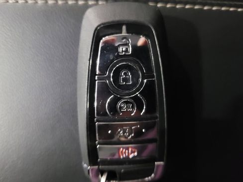 Used 2022 Lincoln Corsair AWD w/ Premium Package image 32