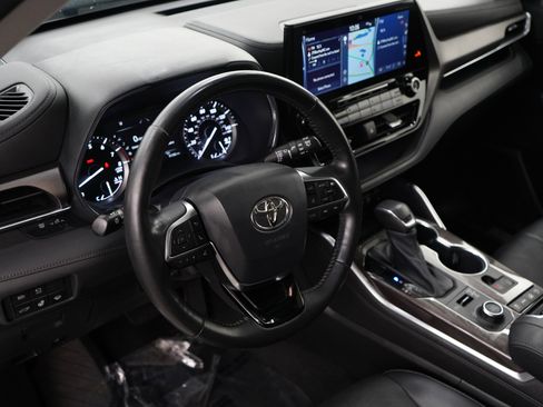 Used 2020 Toyota Highlander Limited AWD/4WD image 22