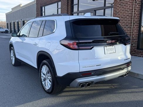 Used 2024 GMC Acadia Elevation image 4