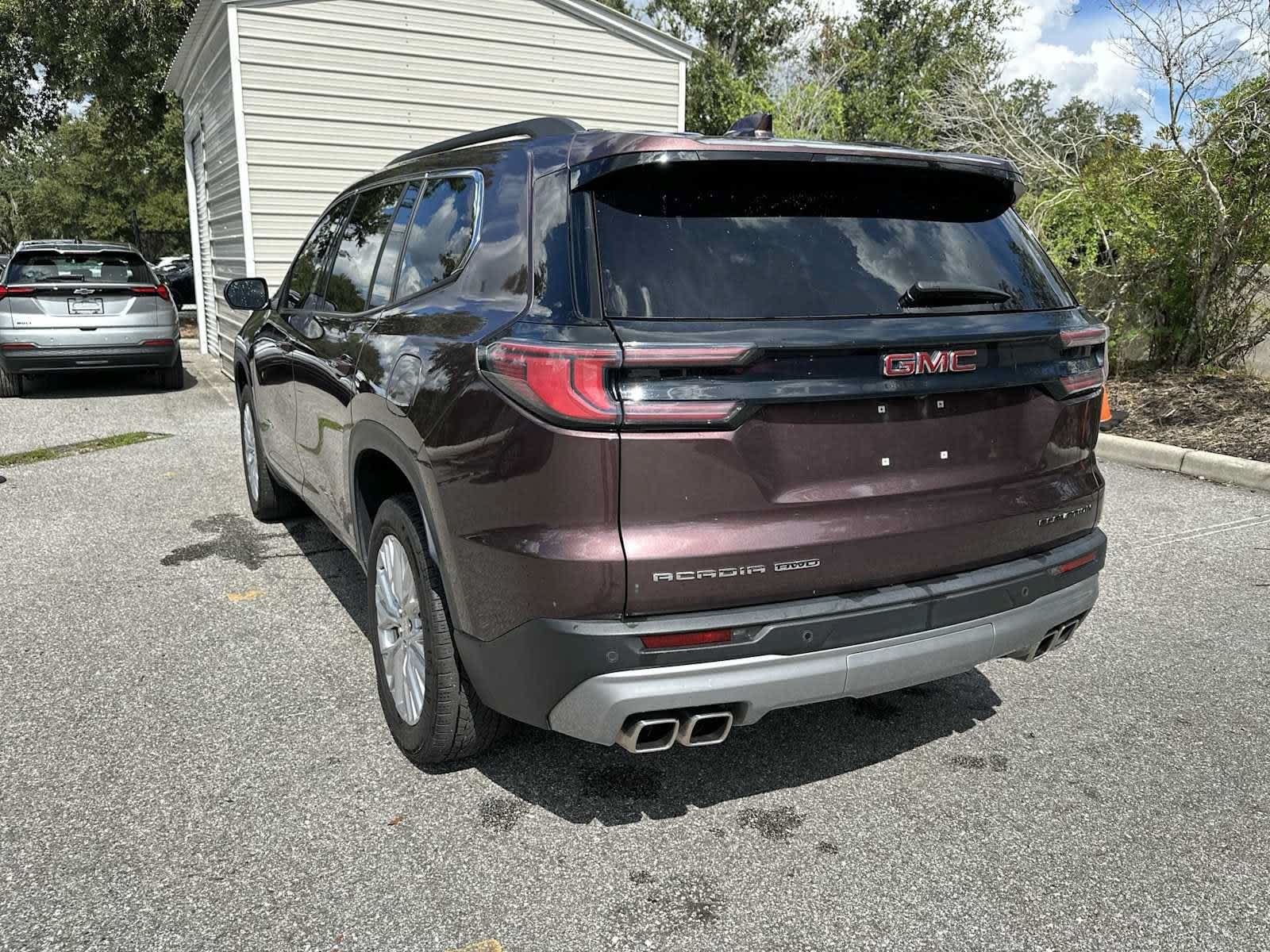 Used 2024 GMC Acadia Elevation AWD/4WD image 4