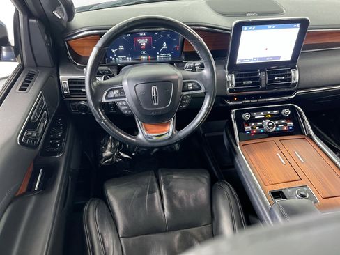 Used 2018 Lincoln Navigator L Reserve image 23