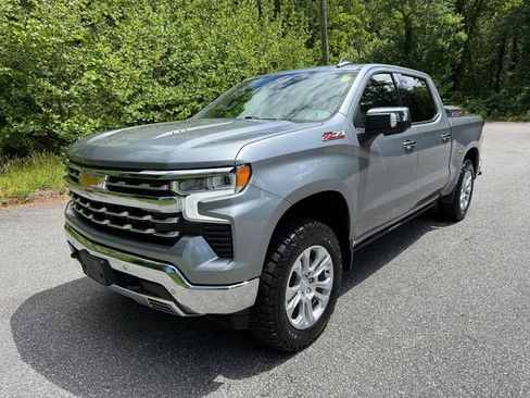 Used 2024 Chevrolet Silverado 1500 LTZ AWD/4WD image 2