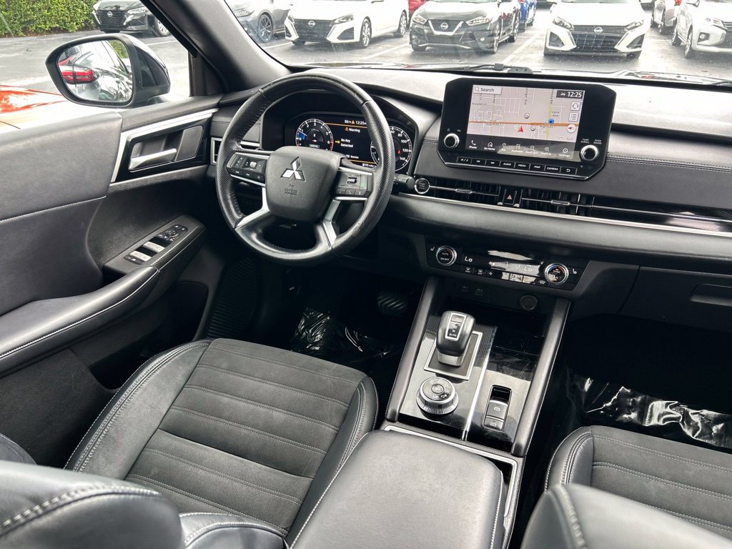 Used 2023 Mitsubishi Outlander SE Black Edition AWD/4WD image 9