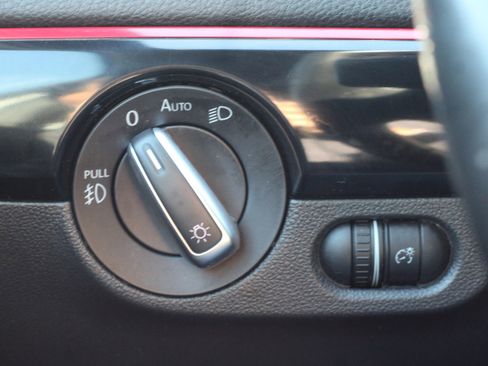 Used 2017 Volkswagen Jetta GLI FWD image 20
