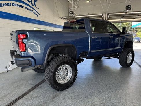 Used 2025 Chevrolet Silverado 2500 High Country w/ Technology Package image 10