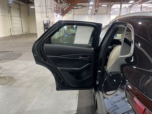 Used 2023 MAZDA CX-30 AWD 2.5 S w/ Preferred Package image 16
