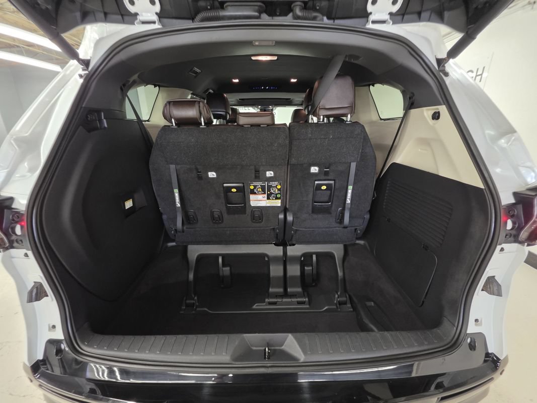 Used 2024 Toyota Sienna Platinum AWD/4WD image 22