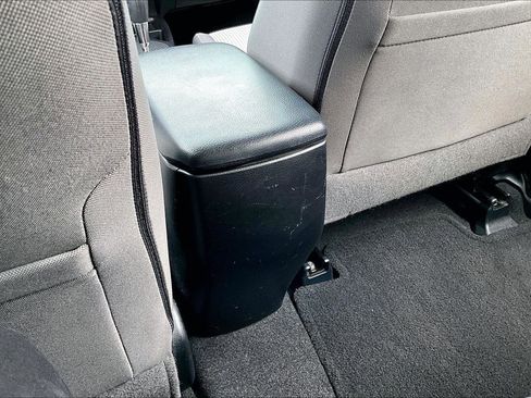 Used 2015 Toyota RAV4 XLE image 30