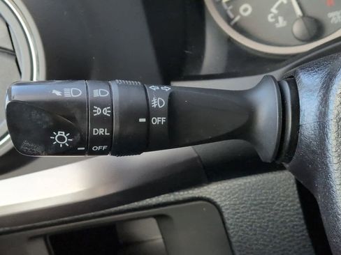 Used 2016 Toyota Tacoma TRD Off-Road image 27