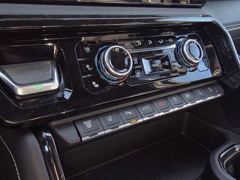 Used 2026 GMC Sierra 2500 AT4X image 19