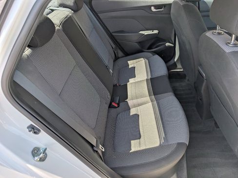 Used 2022 Hyundai Accent Limited image 5