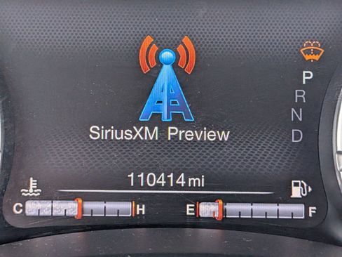Used 2021 Jeep Renegade Latitude FWD image 11