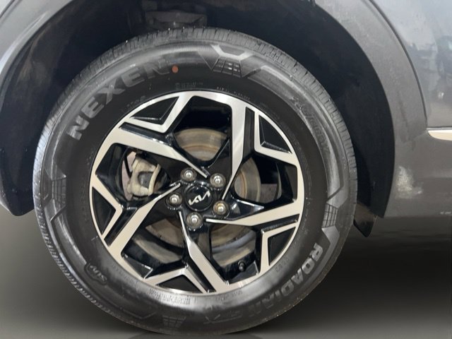 Used 2023 Kia Sportage LX AWD/4WD image 32