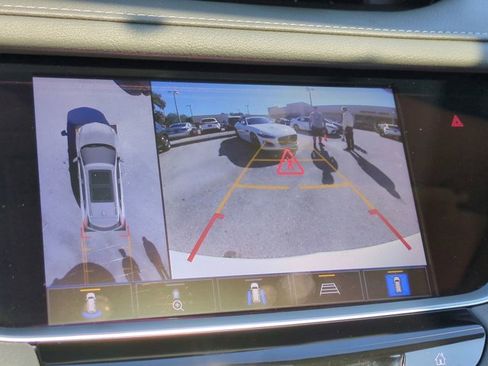 Used 2021 Cadillac XT5 Premium Luxury image 19