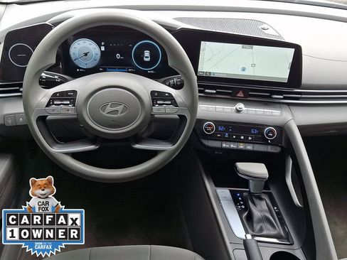 Used 2024 Hyundai Elantra SEL FWD image 12