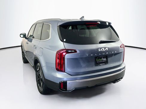 Used 2025 Kia Telluride S FWD image 5