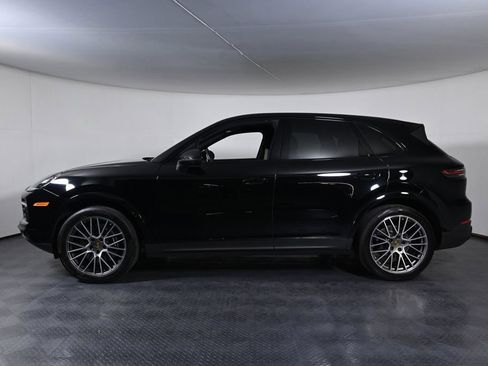 Certified 2023 Porsche Cayenne Platinum Edition AWD/4WD image 2
