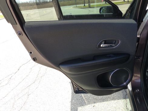 Used 2021 Honda HR-V EX image 38