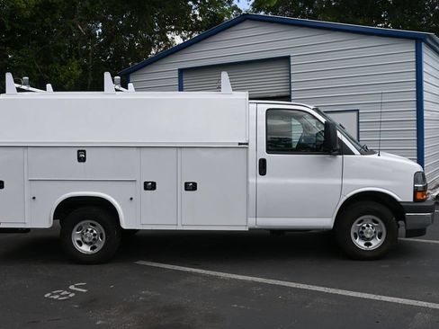 New 2025 Chevrolet Express 3500 w/ Power Convenience Package RWD image 6
