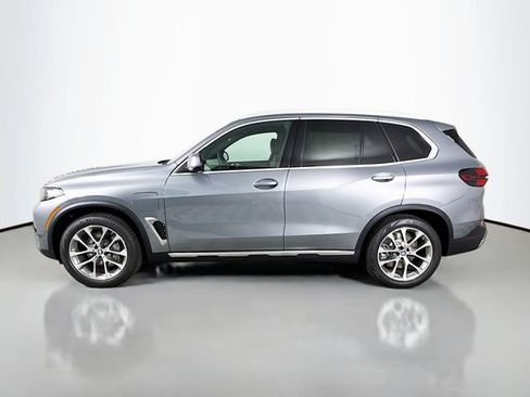 New 2026 BMW X5 xDrive50e w/ Climate Comfort Package AWD/4WD image 4