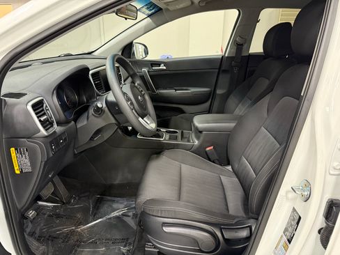 Used 2022 Kia Sportage LX AWD/4WD image 8