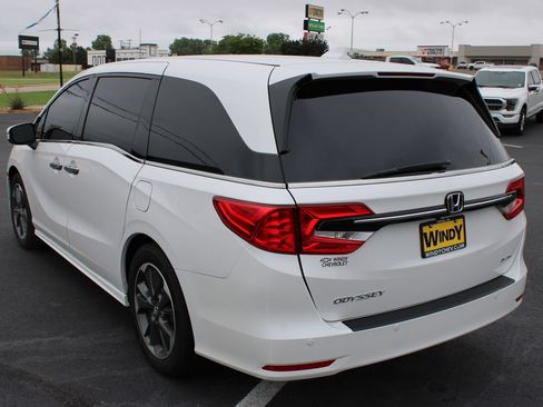 Used 2024 Honda Odyssey Elite image 6