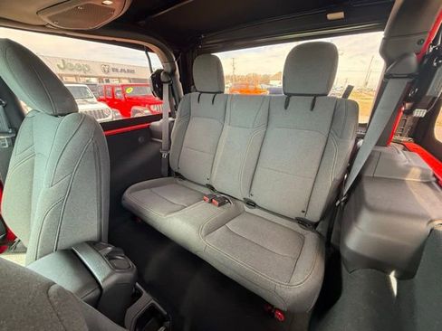 Used 2024 Jeep Wrangler Sport S image 10