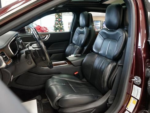 Used 2017 Lincoln Continental Reserve w/ Technology Package image 2