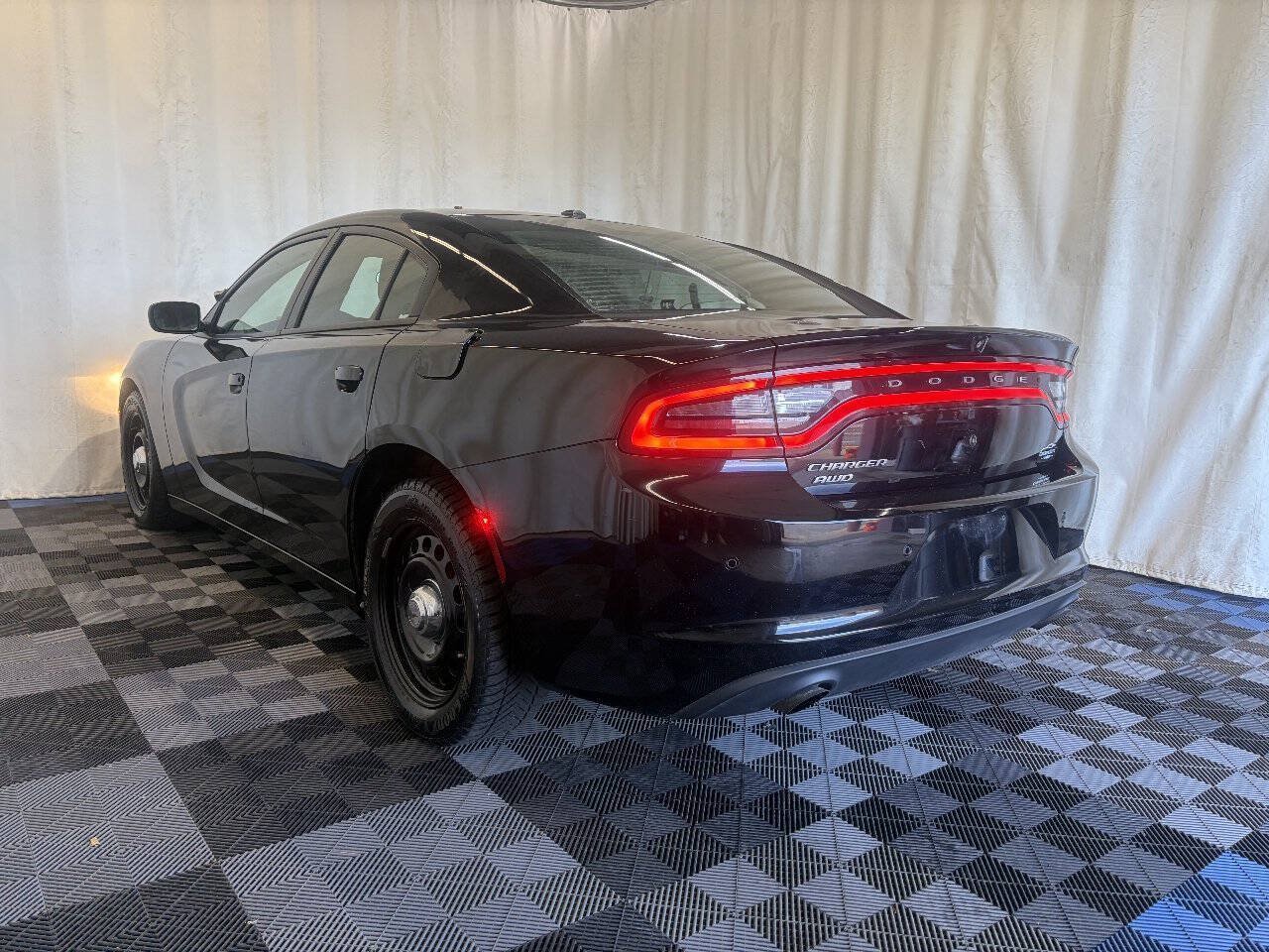 Used 2019 Dodge Charger Police w/ Street Appearance Group AWD/4WD image 4