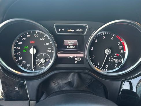 Used 2013 Mercedes-Benz GL 550 4MATIC image 4