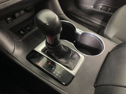 Used 2019 Toyota Highlander LE FWD image 22