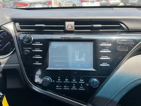 Used 2019 Toyota Camry LE FWD image 12