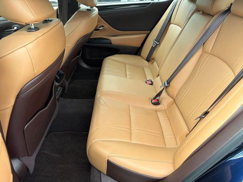 Used 2019 Lexus ES 350 w/ Accessory Package 2 FWD image 21