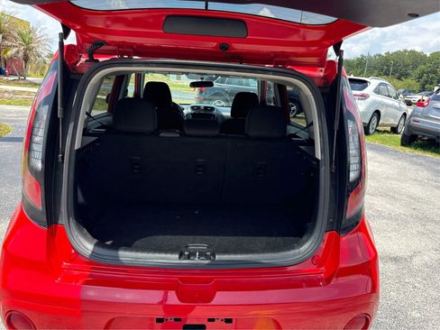Used 2019 Kia Soul + FWD image 12