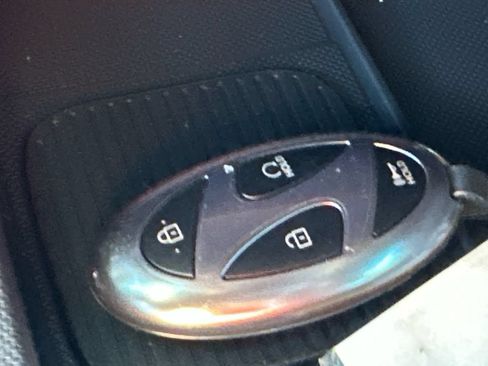 New 2025 Hyundai Elantra SEL FWD image 34