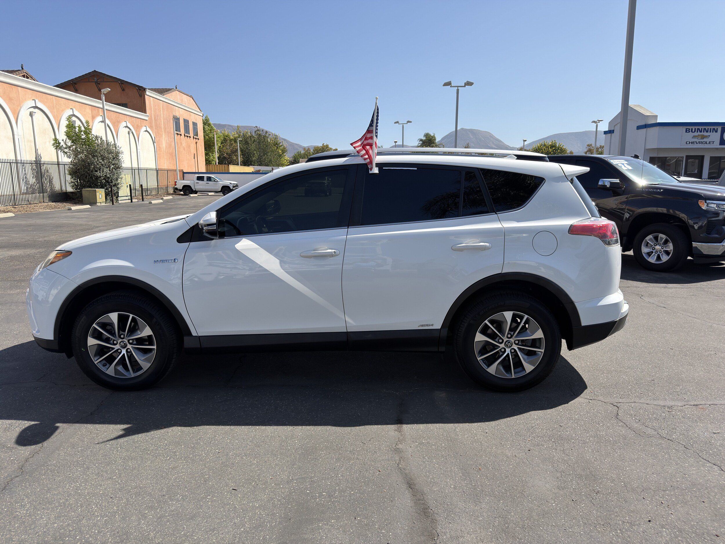 Used 2018 Toyota RAV4 XLE w/ Carpet Mat Package AWD/4WD image 5