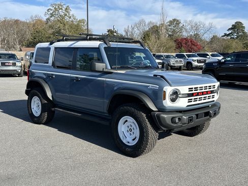 Used 2023 Ford Bronco Heritage Edition image 3