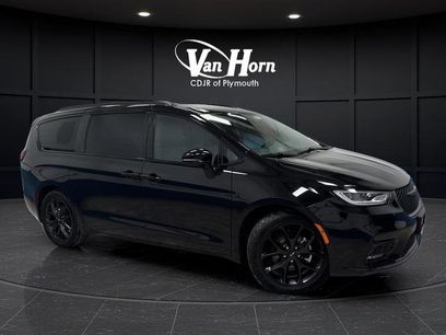 Certified 2025 Chrysler Pacifica Limited