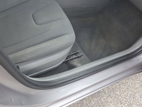 Used 2024 Hyundai Elantra SEL FWD image 19