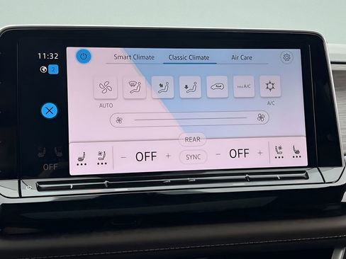 Certified 2025 Volkswagen Atlas SEL image 19