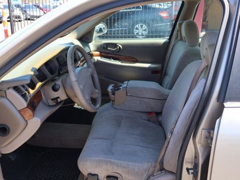 Used 2002 Buick Le Sabre Custom w/ Luxury Pkg image 9