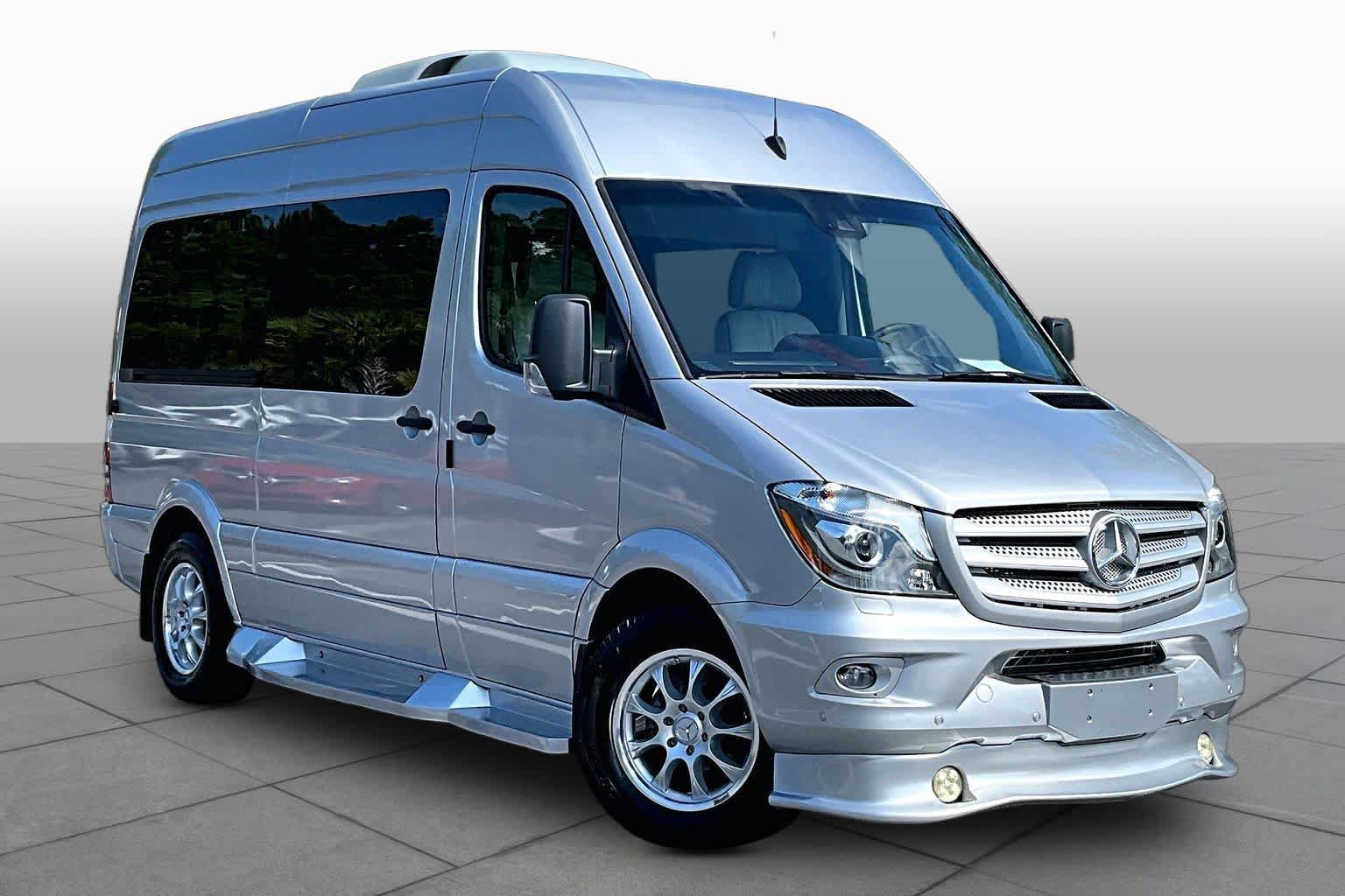 Used 2018 Mercedes-Benz Sprinter 2500 image 3