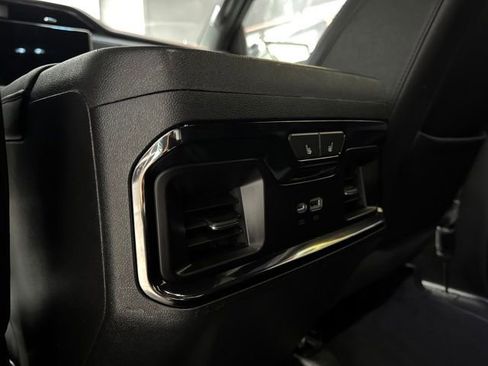 Used 2023 GMC Sierra 1500 AT4 w/ AT4 Premium Package AWD/4WD image 17