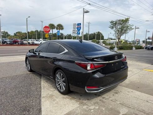 Used 2019 Lexus ES 300h w/ Premium Package FWD image 3