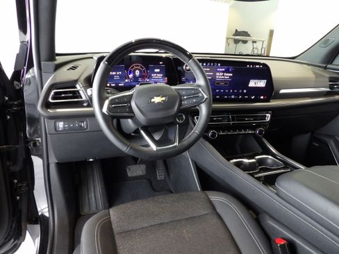 Used 2024 Chevrolet Traverse LT w/ Enhanced Driving Package image 18